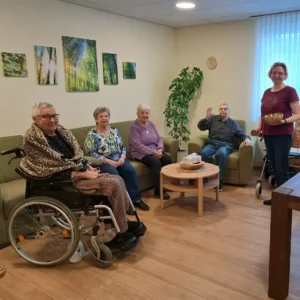 Sanfte Klänge in einer Klangschalensitzung